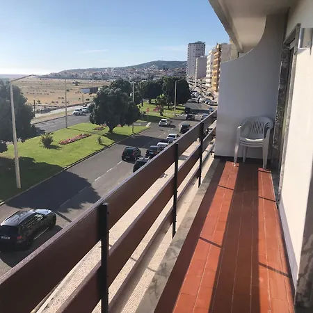 Casa Da Com Tres Quartos - Figueira Foz * Фигейра-да-Фош